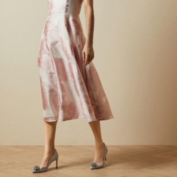 Ted Baker Darlill Metallic Brooch Heel Pump Silver Ted Baker London - Picture 8 of 16